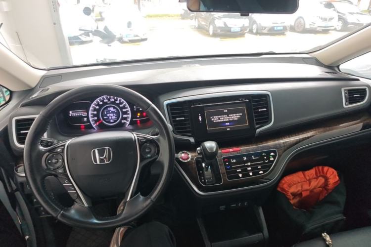 Used Honda Odyssey 2015 Updated Version 2.4L Smart Edition Center Console