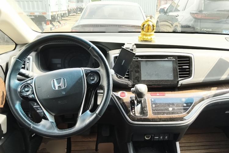 Used Honda Odyssey 2015 Updated Version 2.4L Smart Edition Center Console
