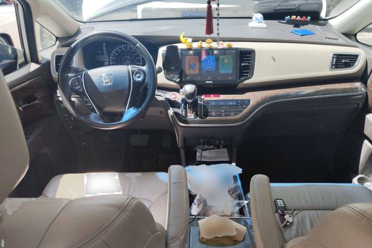 Used Honda Odyssey 2015 2.4L Smart Edition Center Console