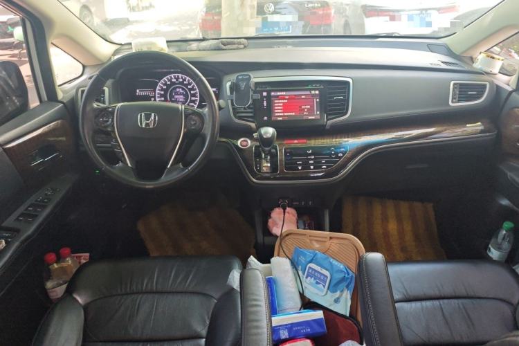Used Honda Odyssey 2015 Updated Version 2.4L Smart Edition Center Console
