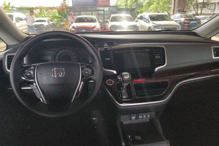 Used Honda Odyssey 2015 2.4L Smart Edition Center Console