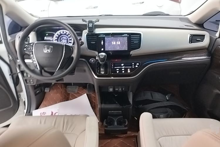 Used Honda Odyssey 2015 Revised 2.4L Luxury Edition Center Console