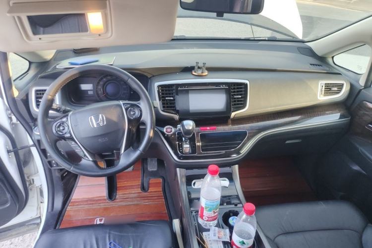 Used Honda Odyssey 2015 Updated Version 2.4L Smart Edition Center Console