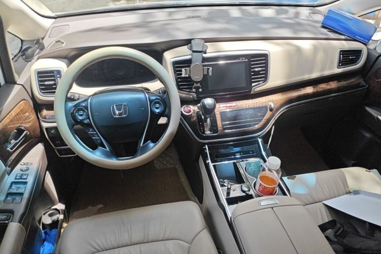Used Honda Odyssey 2015 Updated Version 2.4L Smart Edition Center Console