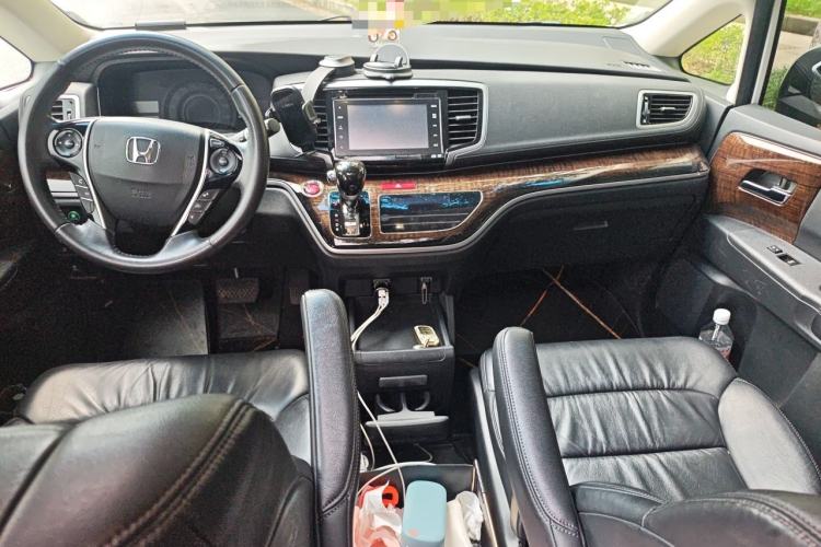 Used Honda Odyssey 2015 2.4L Supreme Edition Center Console