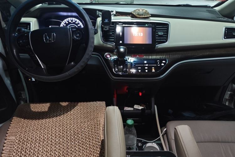 Used Honda Odyssey 2015 Updated Version 2.4L Smart Edition Center Console