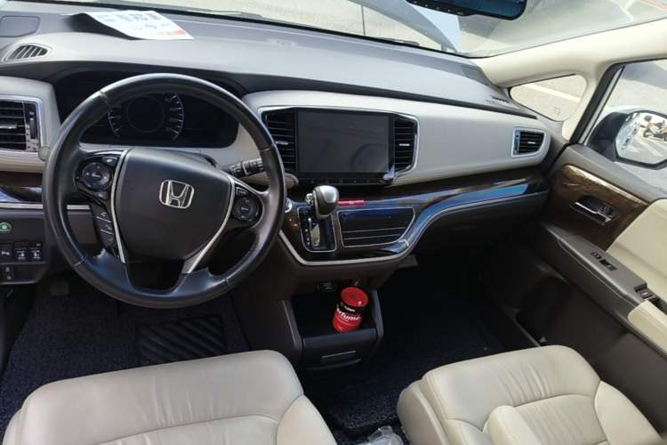 Used Honda Odyssey 2015 Updated Version 2.4L Smart Edition Center Console