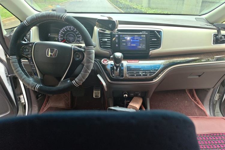 Used Honda Odyssey 2015 Updated Version 2.4L Smart Edition Center Console