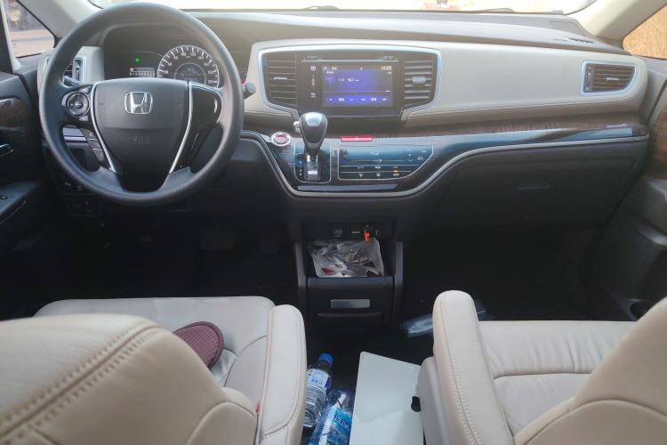 Used Honda Odyssey 2015 2.4L Luxury Edition Center Console