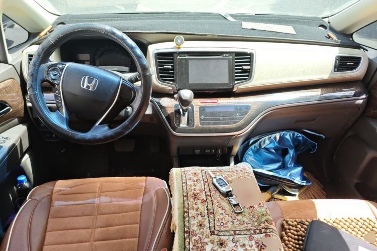Used Honda Odyssey 2015 2.4L Comfort Edition Center Console