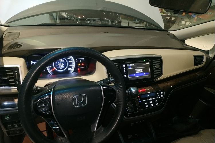 Used Honda Odyssey 2015 Revised 2.4L Luxury Edition Center Console