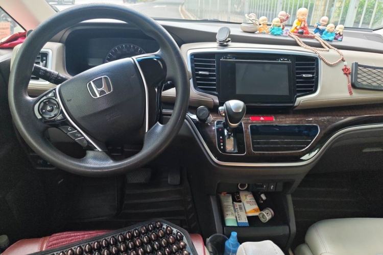 Used Honda Odyssey 2015 2.4L Comfort Edition Center Console