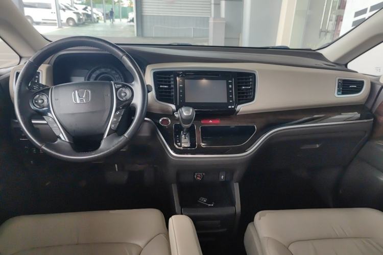 Used Honda Odyssey 2015 2.4L Supreme Edition Center Console
