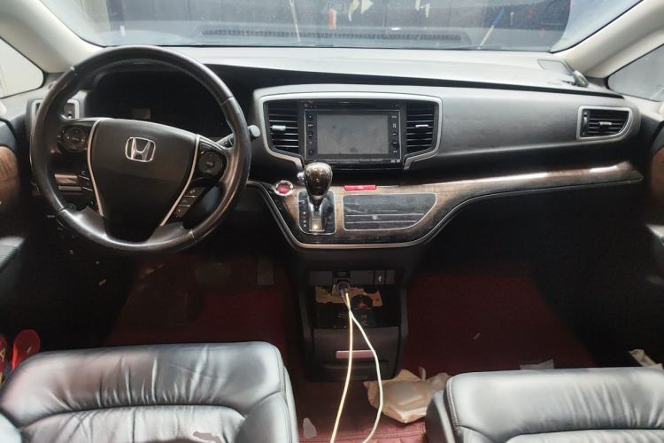 Used Honda Odyssey 2015 2.4L Supreme Edition Center Console