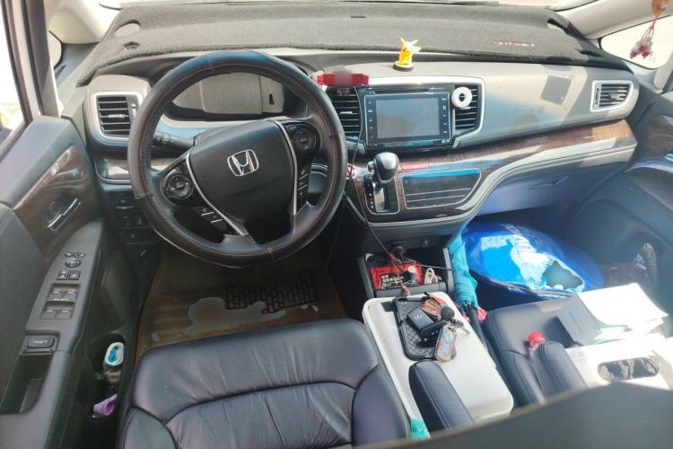 Used Honda Odyssey 2015 2.4L Supreme Edition Center Console