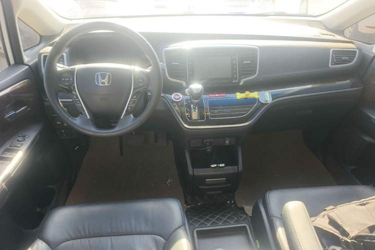 Used Honda Odyssey 2015 Revised Version 2.4L Supreme Edition Center Console