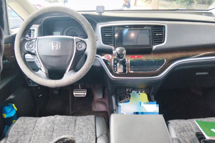 Used Honda Odyssey 2015 Updated Version 2.4L Smart Edition Center Console