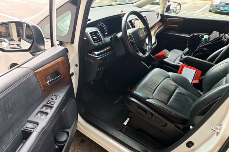 Used Honda Odyssey 2015 Updated Version 2.4L Smart Edition Driver Seat
