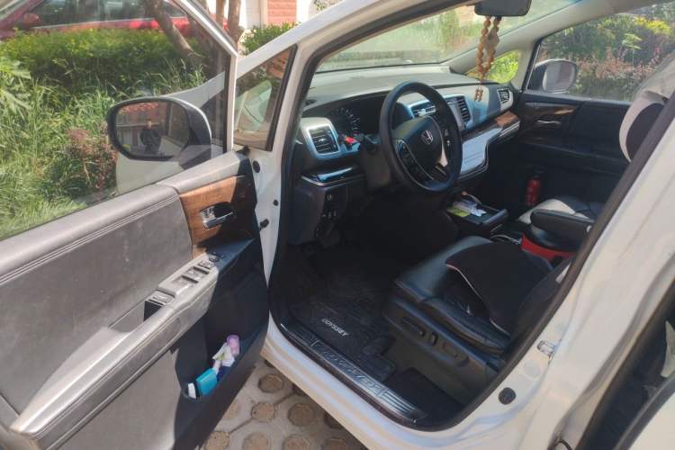 Used Honda Odyssey 2015 Updated Version 2.4L Smart Edition Driver Seat