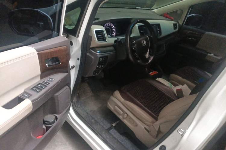 Used Honda Odyssey 2015 Revised 2.4L Luxury Edition Driver Seat