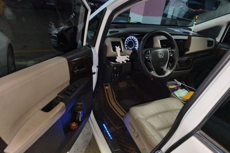 Used Honda Odyssey 2015 2.4L Luxury Edition Driver Seat