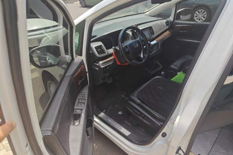 Used Honda Odyssey 2015 2.4L Supreme Edition Driver Seat