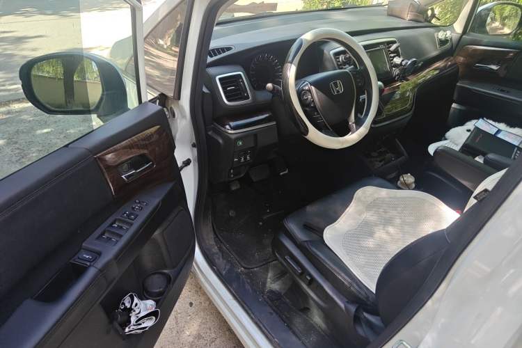 Used Honda Odyssey 2015 Updated Version 2.4L Smart Edition Driver Seat