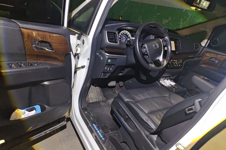 Used Honda Odyssey 2015 Updated Version 2.4L Smart Edition Driver Seat
