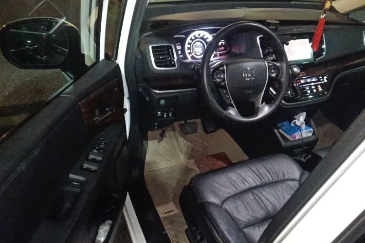 Used Honda Odyssey 2015 Updated Version 2.4L Smart Edition Driver Seat