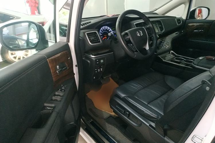 Used Honda Odyssey 2015 2.4L Supreme Edition Driver Seat
