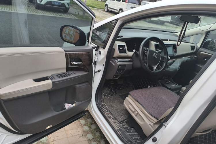 Used Honda Odyssey 2015 2.4L Smart Edition Driver Seat