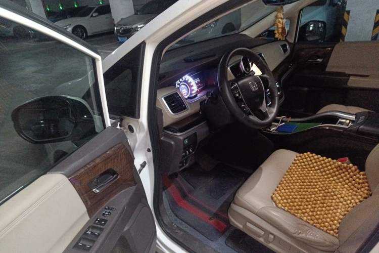 Used Honda Odyssey 2015 Revised 2.4L Luxury Edition Driver Seat