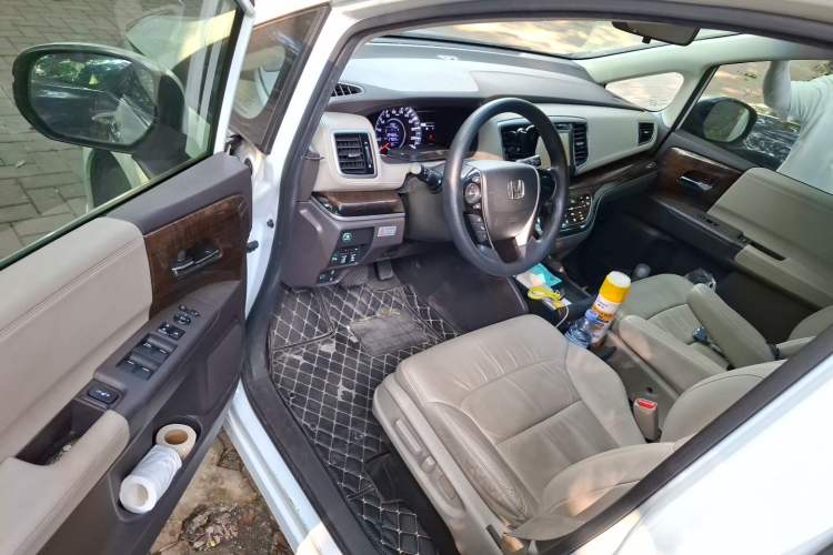 Used Honda Odyssey 2015 Revised 2.4L Luxury Edition Driver Seat