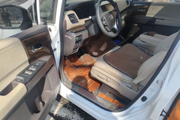 Used Honda Odyssey 2015 Revised 2.4L Luxury Edition Driver Seat