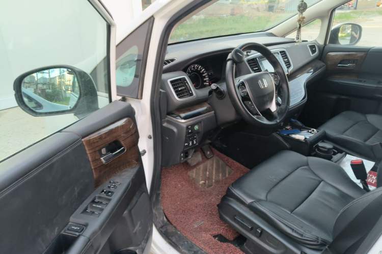 Used Honda Odyssey 2015 Revised Version 2.4L Supreme Edition Driver Seat