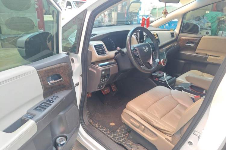 Used Honda Odyssey 2015 2.4L Luxury Edition Driver Seat