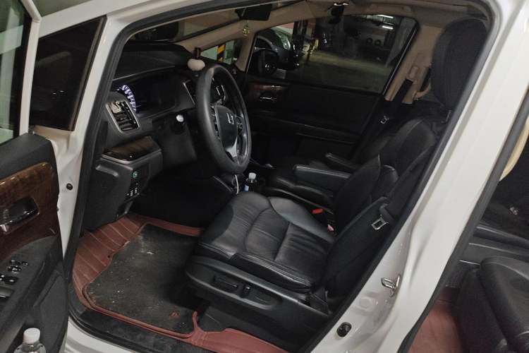 Used Honda Odyssey 2015 Revised 2.4L Luxury Edition Driver Seat