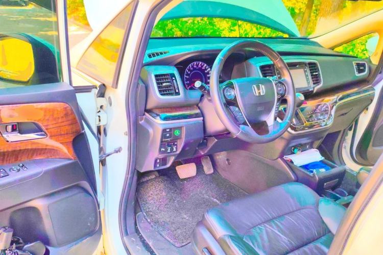 Used Honda Odyssey 2015 Revised Version 2.4L Supreme Edition Driver Seat