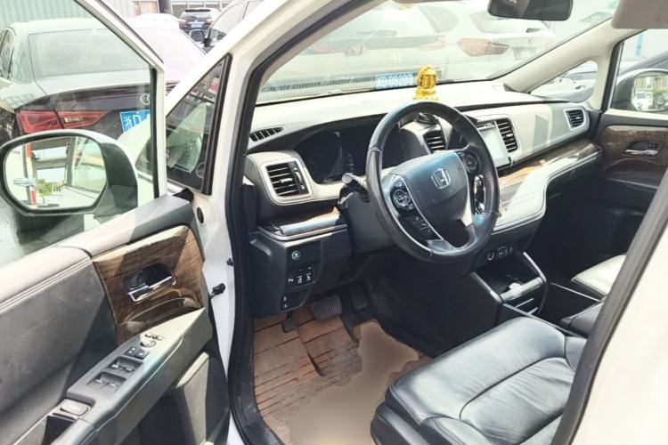 Used Honda Odyssey 2015 Updated Version 2.4L Smart Edition Driver Seat