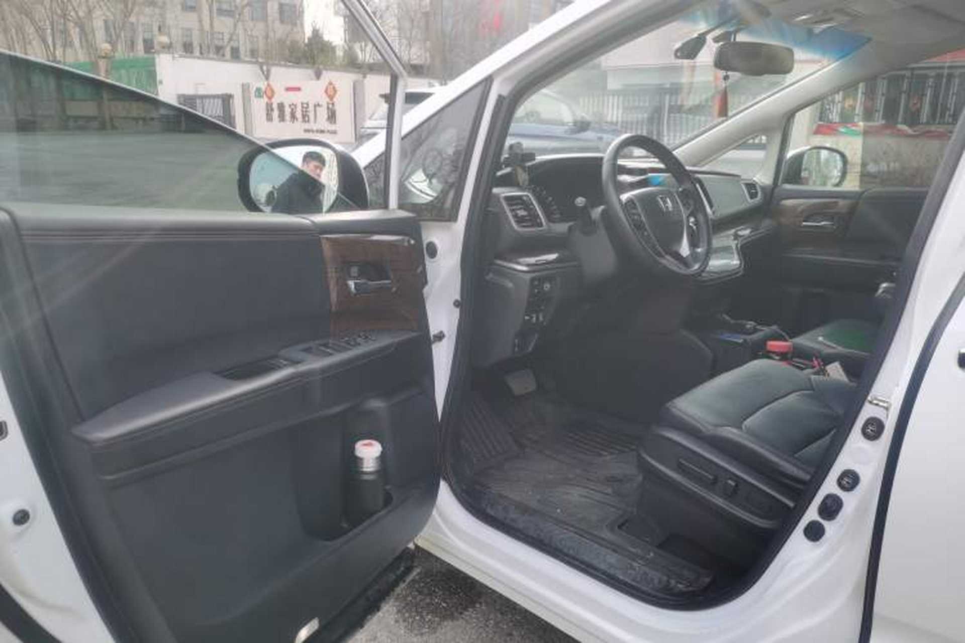 Used Honda Odyssey 2015 Revised Version 2.4L Supreme Edition Driver Seat