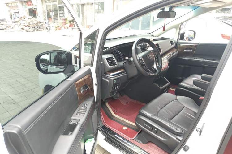Used Honda Odyssey 2015 2.4L Smart Edition Driver Seat