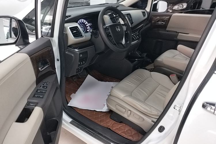 Used Honda Odyssey 2015 Revised 2.4L Luxury Edition Driver Seat