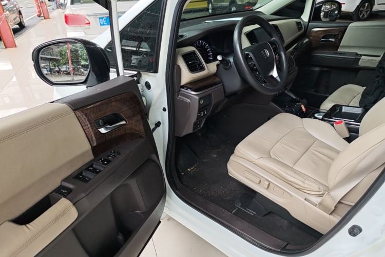Used Honda Odyssey 2015 Revised 2.4L Luxury Edition Driver Seat
