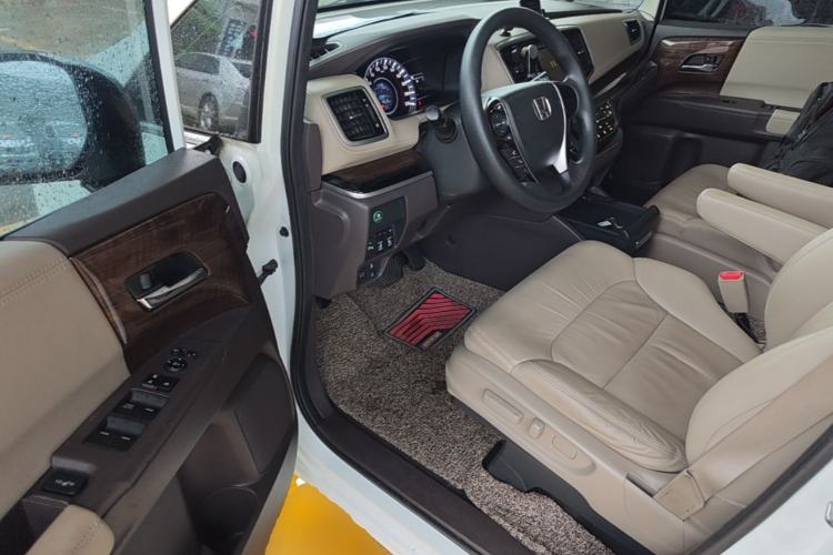 Used Honda Odyssey 2015 Revised 2.4L Luxury Edition Driver Seat