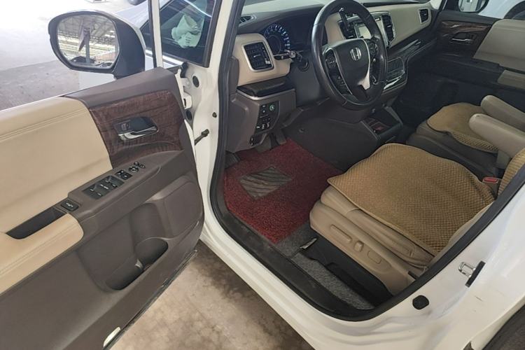 Used Honda Odyssey 2015 Revised Version 2.4L Supreme Edition Driver Seat
