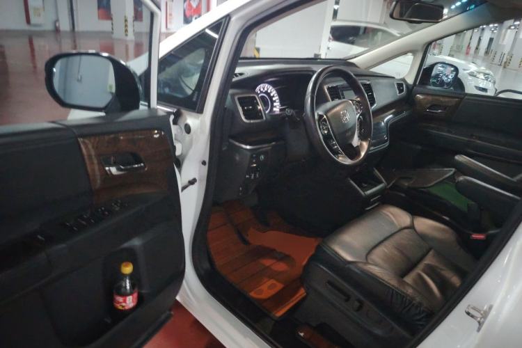 Used Honda Odyssey 2015 Revised Version 2.4L Supreme Edition Driver Seat