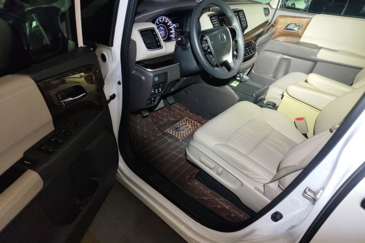 Used Honda Odyssey 2015 Revised 2.4L Luxury Edition Driver Seat