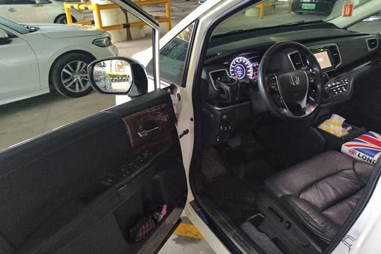 Used Honda Odyssey 2015 Updated Version 2.4L Smart Edition Driver Seat