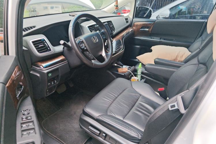 Used Honda Odyssey 2015 Updated Version 2.4L Smart Edition Driver Seat