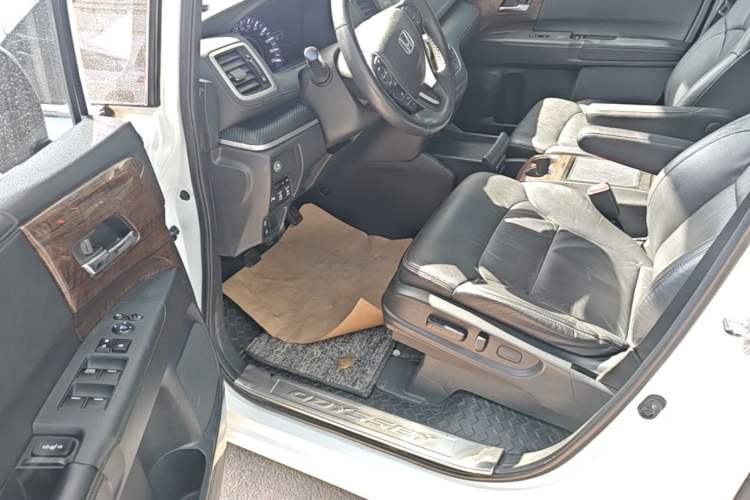 Used Honda Odyssey 2015 Updated Version 2.4L Smart Edition Driver Seat